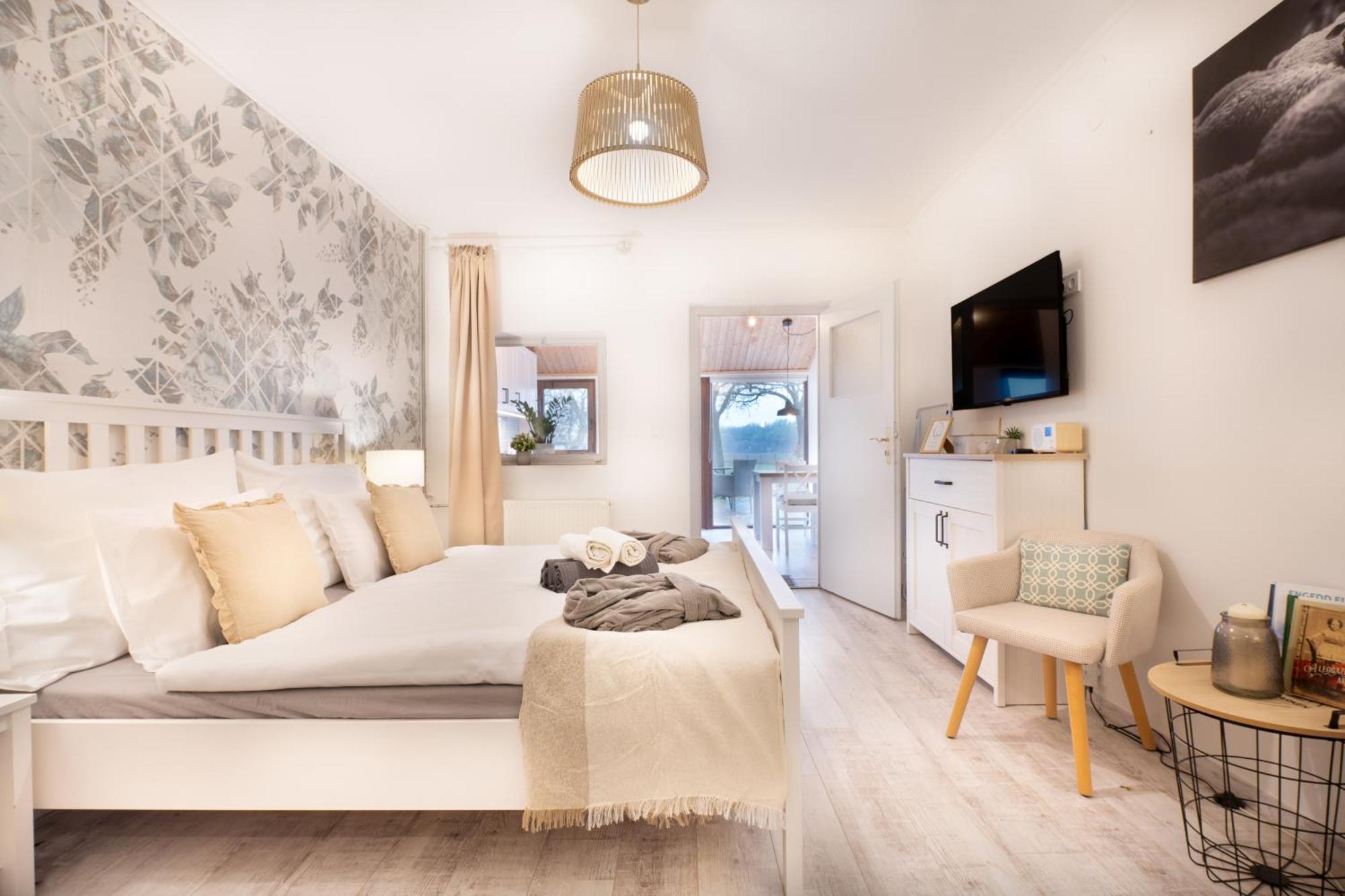 Natura Apartman Tiszafuered Rom bilde