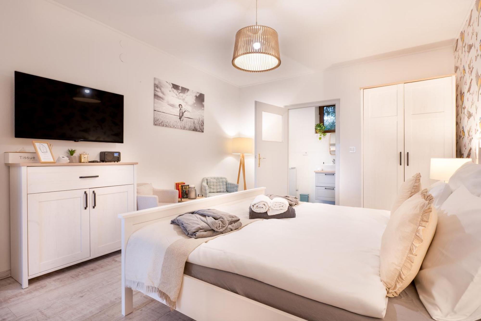 Natura Apartman Tiszafuered Rom bilde